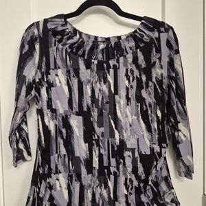Stylish Women's Black and Gray Top